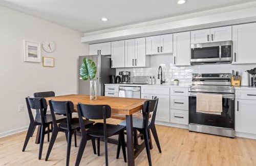 Wildwood House | Brand New Townhouse 2 Blocks to WW Beach & Boards