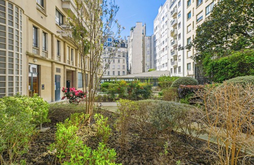 Quartier du Gros-Caillou Apartment | Branly - Franco Russe 1bdr, B'Your Home