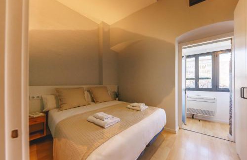 Barri Vell Apartment | Bravissimo Calderers La Lleona, heart of the Barri Vell