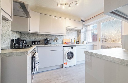 Basildon House | Braybrooke Bliss - 3 Bedroom House in Basildon