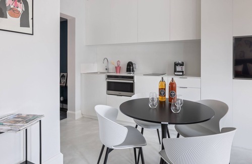Nogent-le-Roi Apartment | Break & Brut