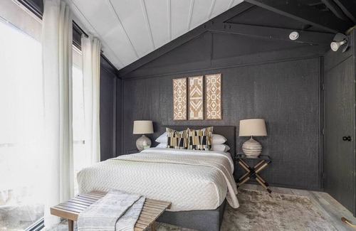 Beech Mountain Ski Chalet | Breathtaking Boutique Treehouse Nestled in the Clouds