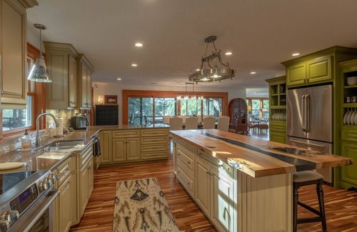 Lakeview Hills House | Breathtaking Lake & Mountain Views & Private Dock. Enjoyable Year Round!