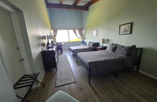 Weirs Beach Apartment | Breathtaking Lake View! Hot Tub! Concerts!