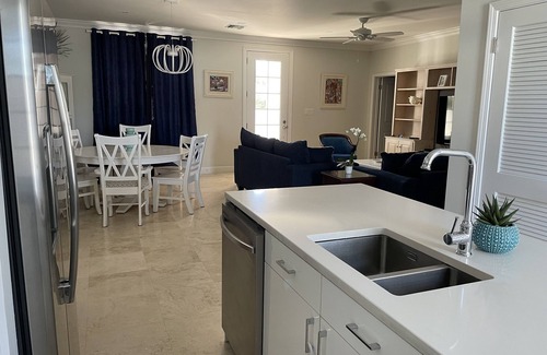 Palm Cay Condo | Breathtaking Pool Front 3-Bedroom Condo, Just 8-Min Walk to Pristine Beach!