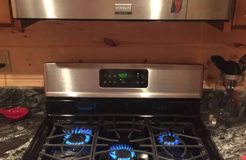 Sapphire Cabin | BREATHTAKING VIEWS! 4.2 ACRES PRIVACY, 3,800 FT ELEVATION, GATED, OWNER MANAGED