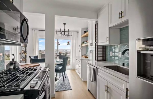 Mission Hills Condo | Breathtaking views. Convenient location. 2-bd. Pet-Friendly. Best value.