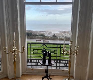 Cliftonville Apartment | Breathtaking Walpole Sea Views