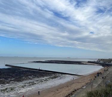 Cliftonville Apartment | Breathtaking Walpole Sea Views