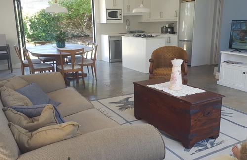 L'Agulhas House | Breeze in