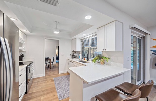 Sarasota House | Breezemont Bungalow | Private pool, Hot tub + Sauna