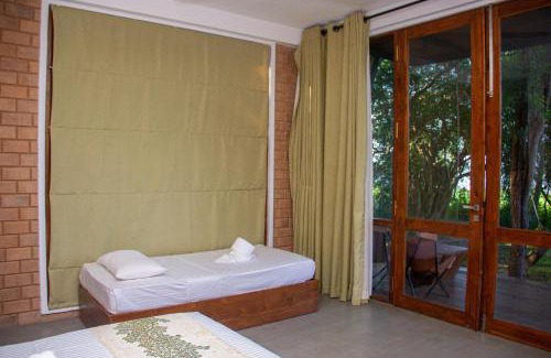 Weerawila Ski Chalet | Breezy Lake