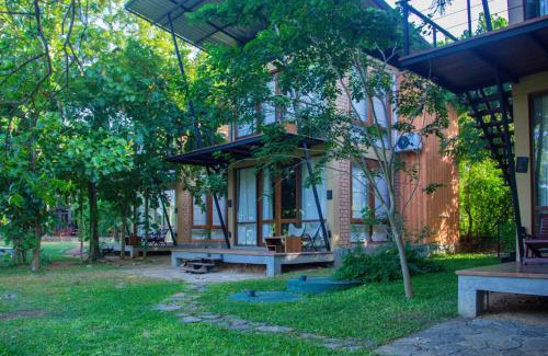 Weerawila Ski Chalet | Breezy Lake