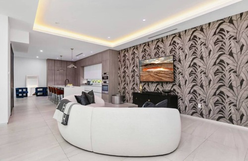 The Roads House | Brickell Manor - Best location