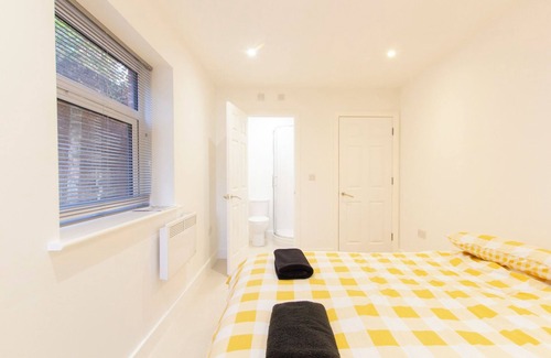 Southampton House | Bridge Road - Room 1a
