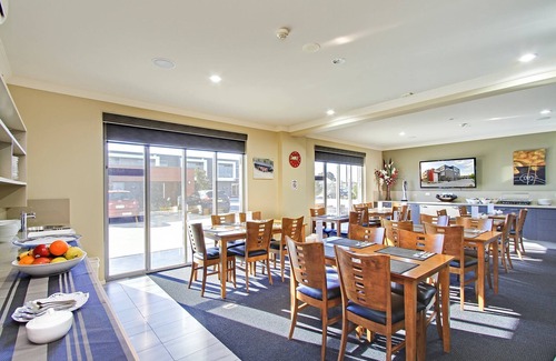 Traralgon Hotel | Bridges on Argyle Motel & Apartments