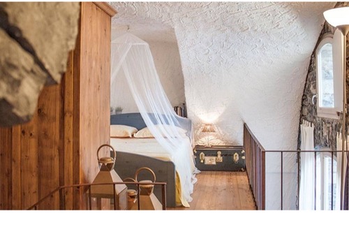 Brienno Apartment | Brienno Pier - Charming with Private Garden