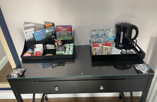 Brighouse Apartment | Brighouse Studio - Pet Friendly! - Free Parking