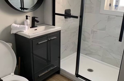 Cornwall Apartment | Bright 1-BR APT, Prime Location