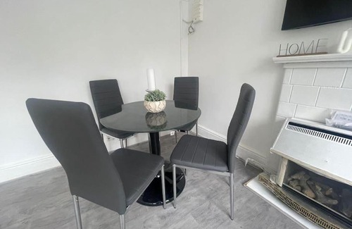 Bermondsey Apartment | Bright 2 Bedroom Flat On Tower Bridge