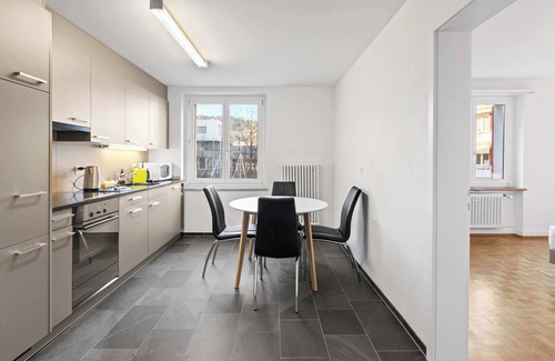 Enge Apartment | Bright 2BR Apartment near Zurich Center & Museums