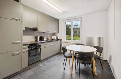 Enge Apartment | Bright 2BR Apartment near Zurich Center & Museums