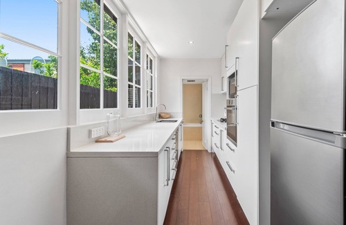 Fitzroy North House | Bright 3-Bed Home Near Melbourne’s CBD