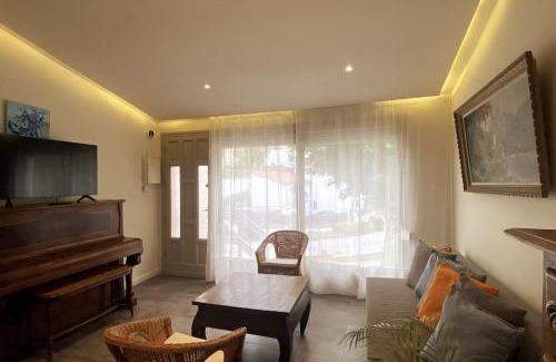 Caldes d'Estrac Apartment | Bright airy family style 7 min walk to beach