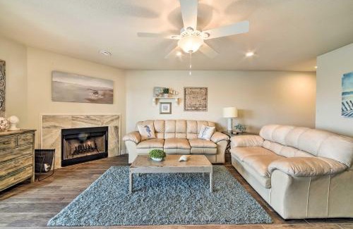 Corpus Christi Apartment | Bright and Breezy Condo, 2 Mi to Whitecap Beach!