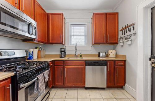 Dilworth House | Bright and Restful 2BR near Uptown with Balcony