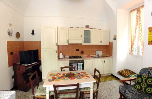 Pieve di Teco Apartment | Bright and welcoming apartment in the historic center of Pieve di Teco