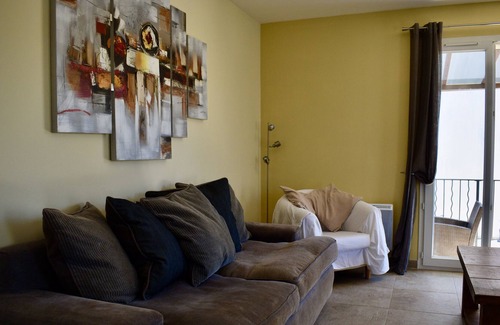 Olonzac House | Bright cheerful 3 Bedroom home over single level with fantastic outdoor space.