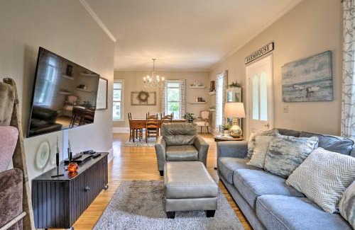 Clear Lake House | Bright Clear Lake Getaway, 4 Blocks to Downtown!