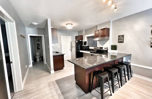 Walkerville Apartment | Bright & Comfortable 2BR Apartment in Windsor, ON