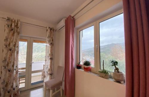 Corovode House | Bright & Cozy Room with Balcony