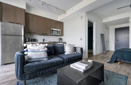 Waller Creek District Apartment | Bright Downtown 1BR w/Pool & Business Lounge, near Dining, by Blueground