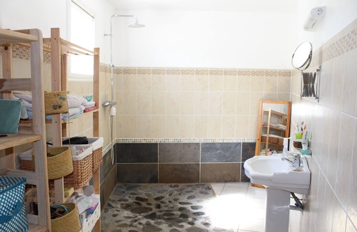 Concession Conde House | Bright house open to the Indian Ocean