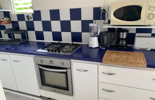 Tartane House | Bright house overlooking the bay of Marin