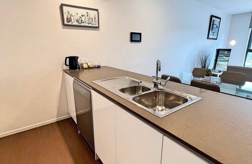 Braddon Apartment | Bright in Braddon! 1 bd 1bth Apt