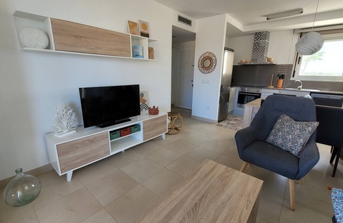 Peniscola Apartment | Bright, modern apartment a stone's throw from the beach