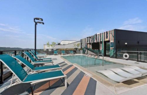 Five Points South Apartment | Bright n Airy Studio Perfect City Escape 9