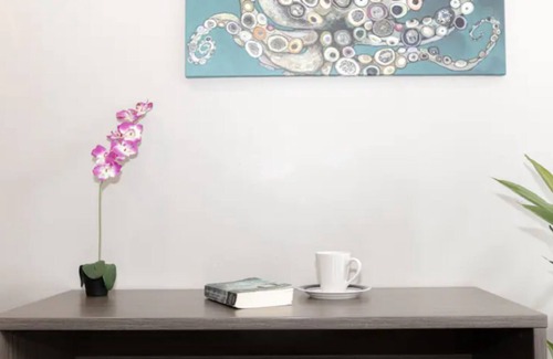 Old Town House | Bright ☀️ Old Town. Parking/WiFi. Cable/Walk to All