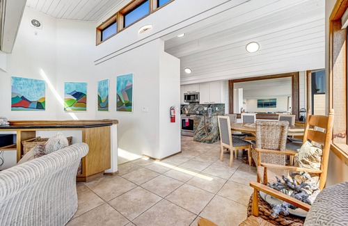 Bodega Bay House | Bright, quiet home with amazing ocean/bay view, private hot tub & beach access
