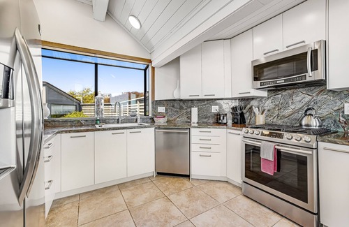 Bodega Bay House | Bright, quiet home with amazing ocean/bay view, private hot tub & beach access