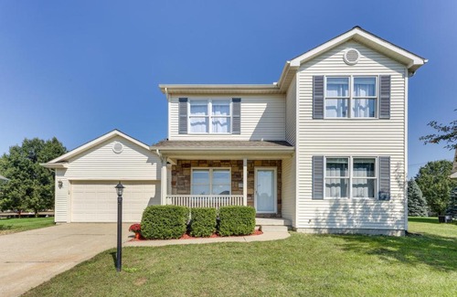 South Bend House | Bright South Bend Home about 4 Mi to Notre Dame!