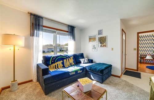 South Bend House | Bright South Bend Home about 4 Mi to Notre Dame!