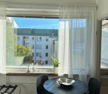 Punavuori Apartment | Bright Studio, Central Helsinki