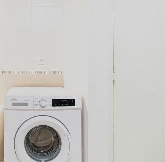 Gorge de Loup Apartment | Bright studio with garage - Valmy District