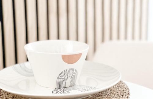 Muralto Apartment | Bright Tiny Studio - Shared Pool & Sauna - Free Parking - Air condition