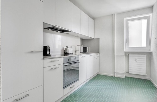 Hottingen Apartment | Bright Weinegg 2.5 Room w/Storage, 10 mins to Seefeld, by Blueground
